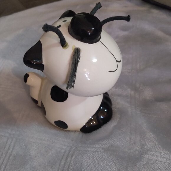Kitty Statue - Picture 1 of 5